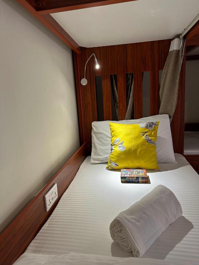 Business Backpackers Jbr Hostel Dubai Exterior photo