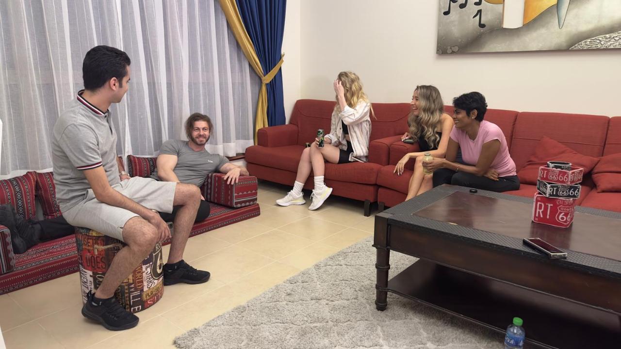 Business Backpackers Jbr Hostel Dubai Exterior photo